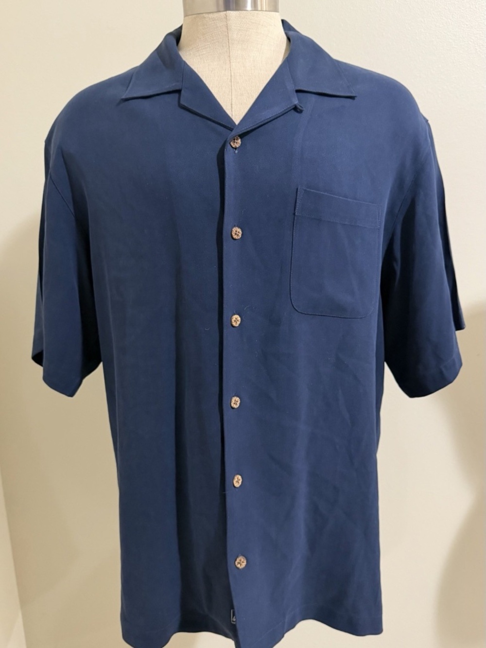Tommy Bahama Paradise Grand Prix Camp Shirt Mens Size M Navy Silk Shirt - Picture 2 of 4